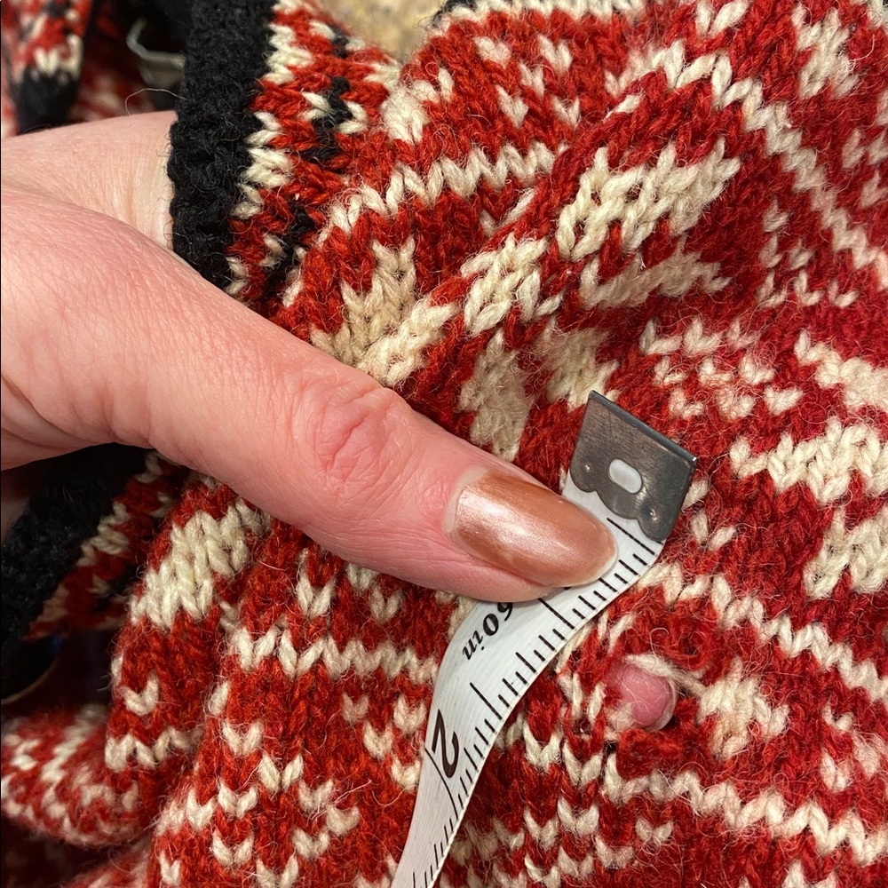 L.L. Bean Sweater With FLAWS Holes,Stains Red Black White/Off White XL - Picture 6 of 16